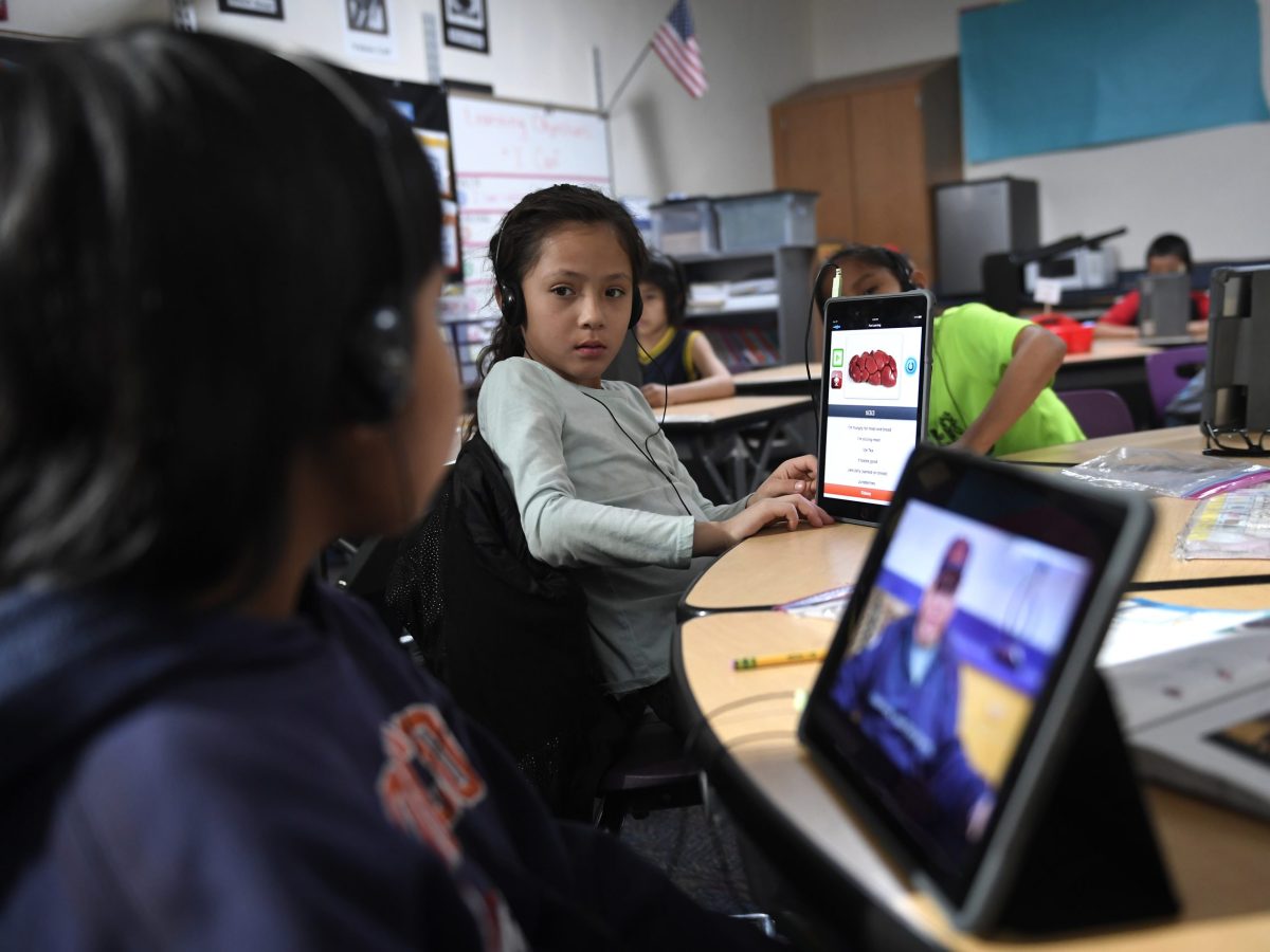 Native communities want schools to teach Native languages. Now the White House is voicing support
